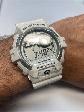 Casio G-Shock White and Silver Digital Watch, G-8900A, working battery